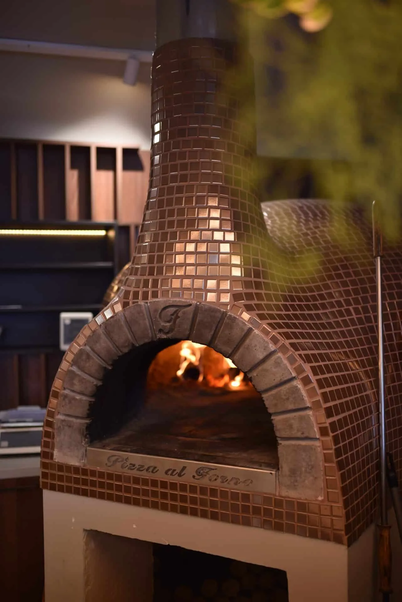 Cafeneaua Veche - cuptor de pizza